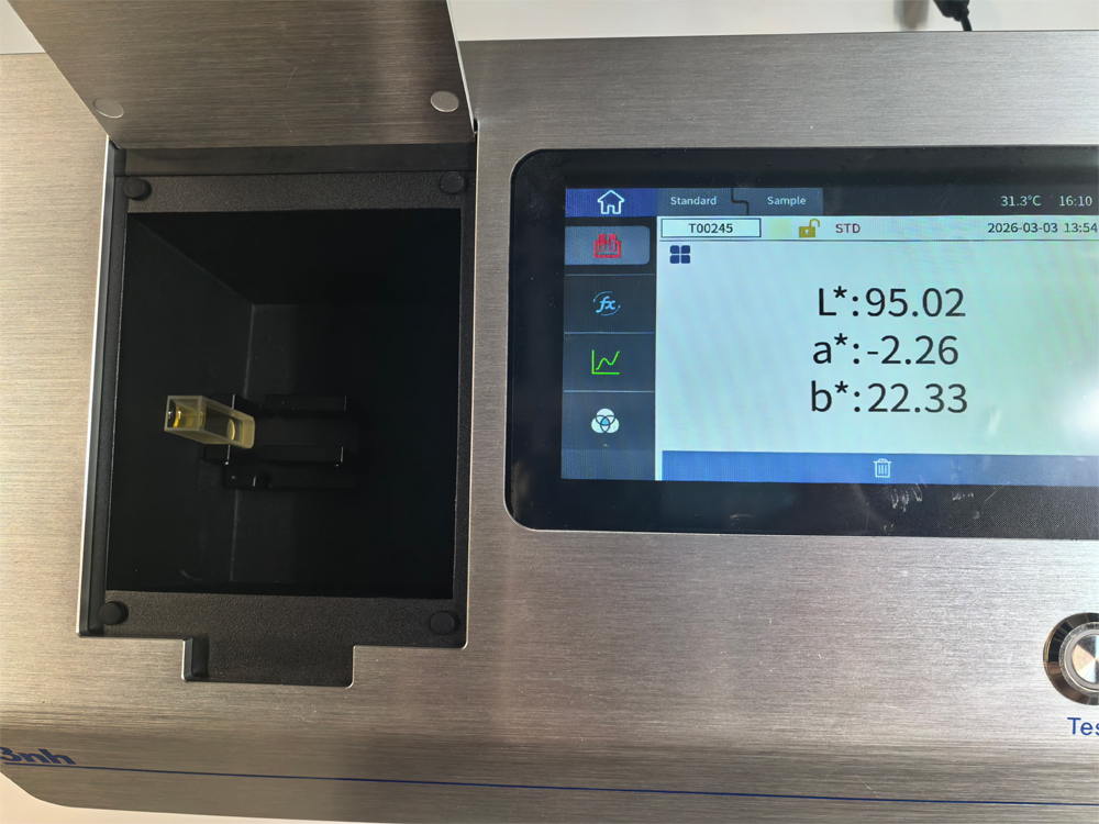 Insert_the_cuvette_into_the_TS4010_holder